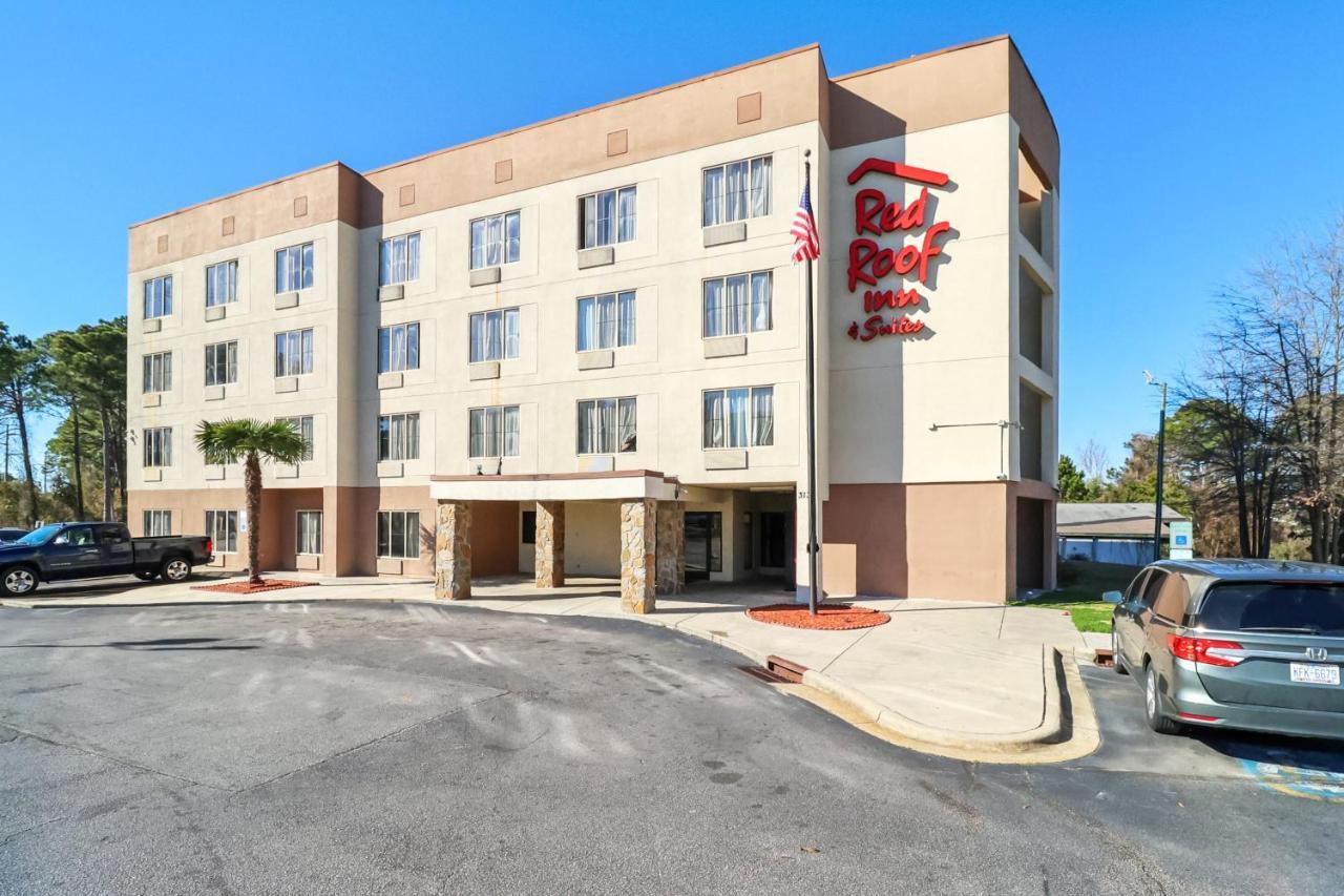 Red Roof Inn & Suites Fayetteville-Fort Bragg Exteriér fotografie