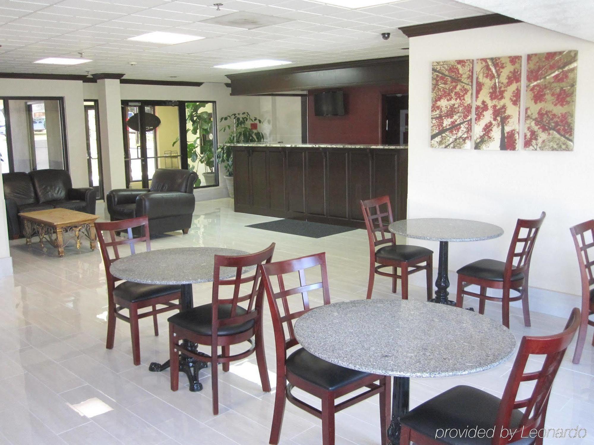 Red Roof Inn & Suites Fayetteville-Fort Bragg Exteriér fotografie