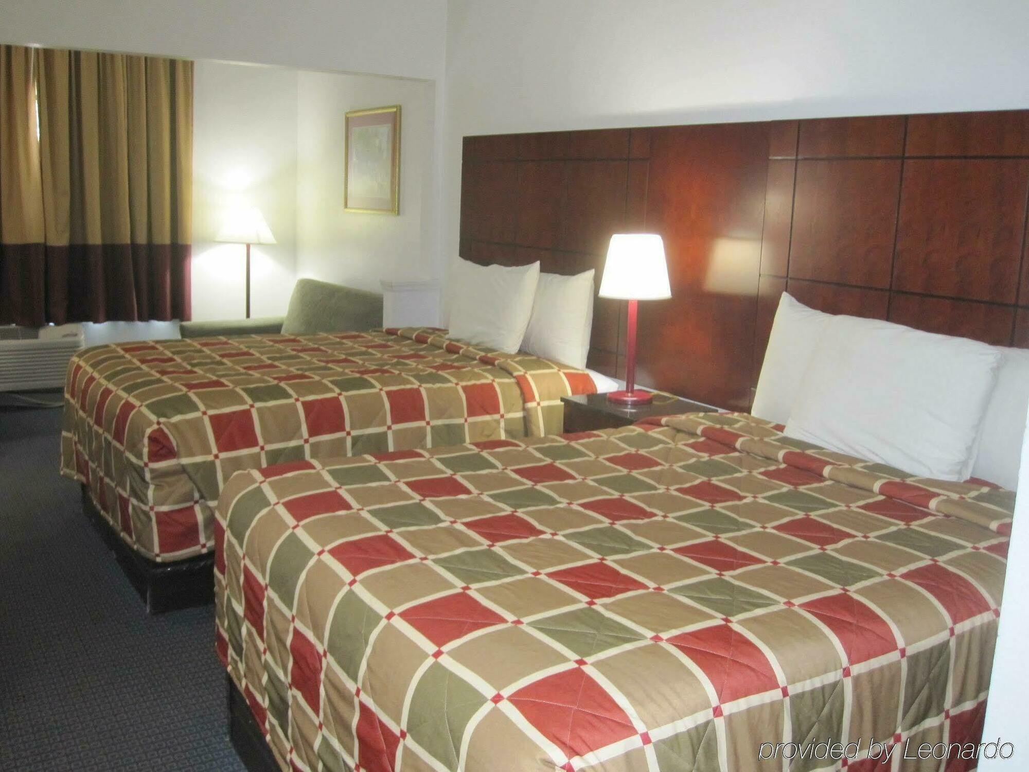 Red Roof Inn & Suites Fayetteville-Fort Bragg Exteriér fotografie